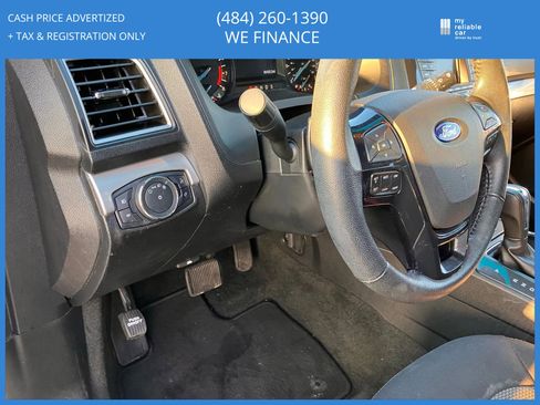 Used 2017 Ford Explorer XLT image 17