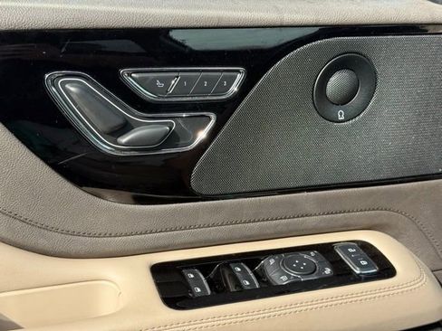 Used 2022 Lincoln Aviator Reserve w/ Equipment Group 201A image 24