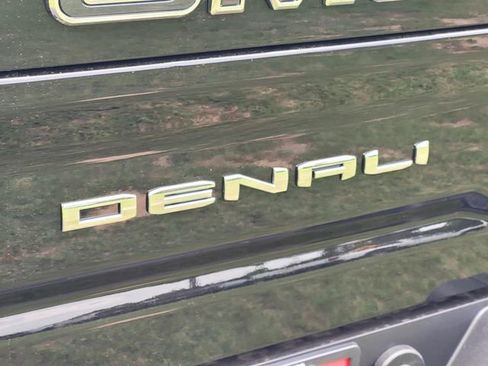 New 2026 GMC Sierra 3500 Denali Ultimate w/ LPO, Black Badging Package AWD/4WD image 8