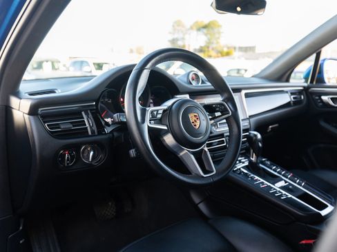 Used 2020 Porsche Macan image 18