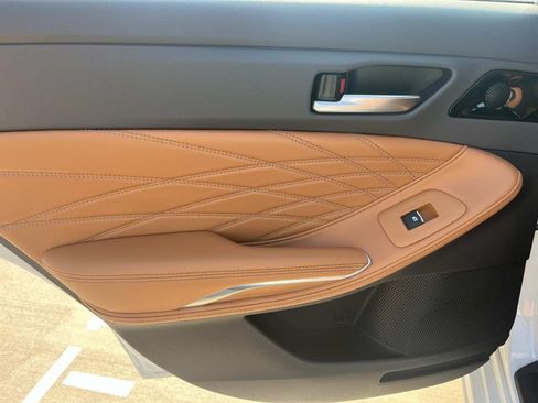 Used 2019 Toyota Avalon Limited w/ Advanced Safety Package FWD image 19