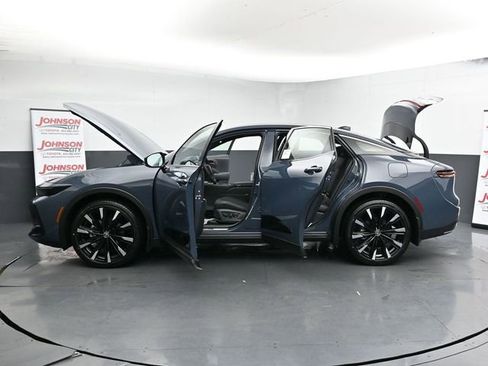 Used 2026 Toyota Crown Platinum AWD/4WD image 38