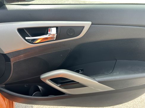 Used 2014 Hyundai Veloster FWD image 15