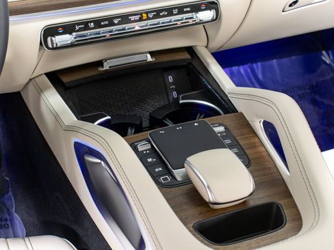 Used 2025 Mercedes-Benz GLE 350 4MATIC image 21