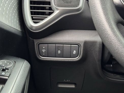 Used 2021 Kia Soul LX image 30