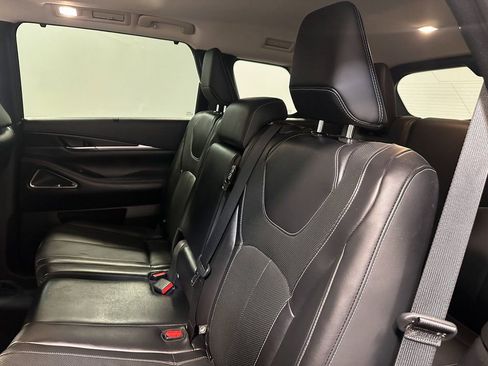 Used 2022 INFINITI QX60 Sensory image 11