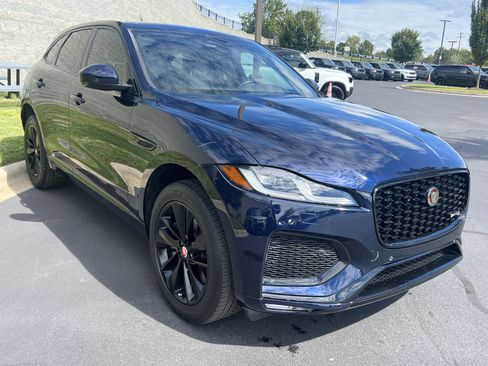 Certified 2023 Jaguar F-PACE R-Dynamic S AWD/4WD image 9