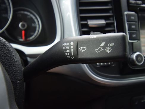 Used 2014 Volkswagen Beetle TDI image 36