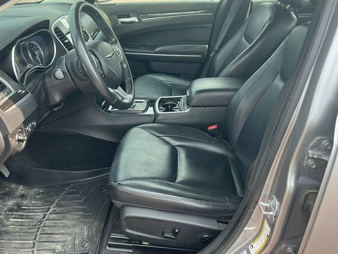 Used 2015 Chrysler 300 Limited w/ Driver Convenience Group AWD/4WD image 9