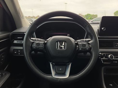 Used 2024 Honda Pilot Elite image 22