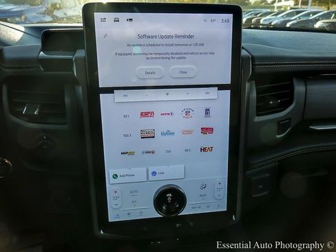 Used 2024 Ford Expedition Platinum image 25