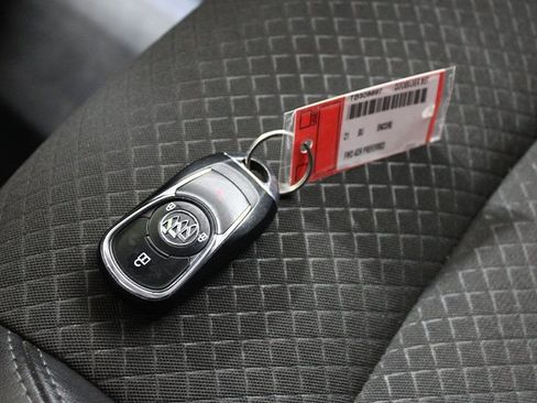 Used 2021 Buick Encore Preferred image 18