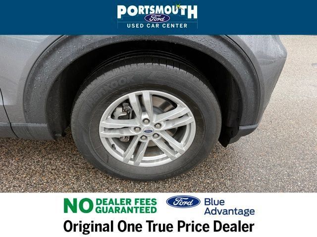 Used 2022 Ford Explorer XLT w/ Equipment Group 202A AWD/4WD image 37