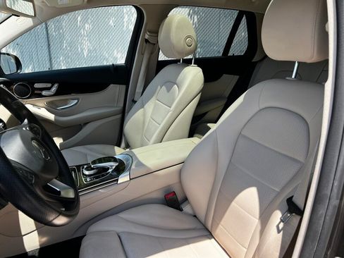 Used 2016 Mercedes-Benz GLC 300 4MATIC w/ Multimedia Package image 15