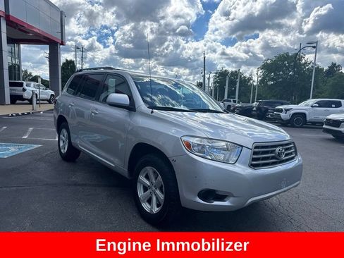 Used 2010 Toyota Highlander 2WD image 8