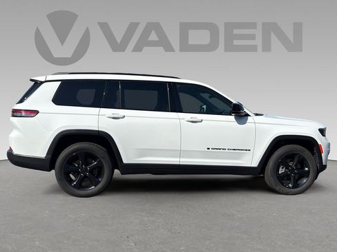 Used 2023 Jeep Grand Cherokee L Laredo image 7