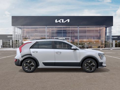 New 2026 Kia Niro Wave w/ Wave Preserve Package FWD image 7