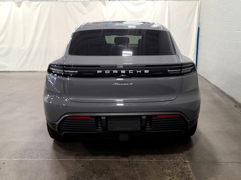 New 2026 Porsche Macan 4 Electric image 6
