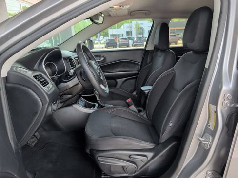 Used 2018 Jeep Compass Sport FWD image 13