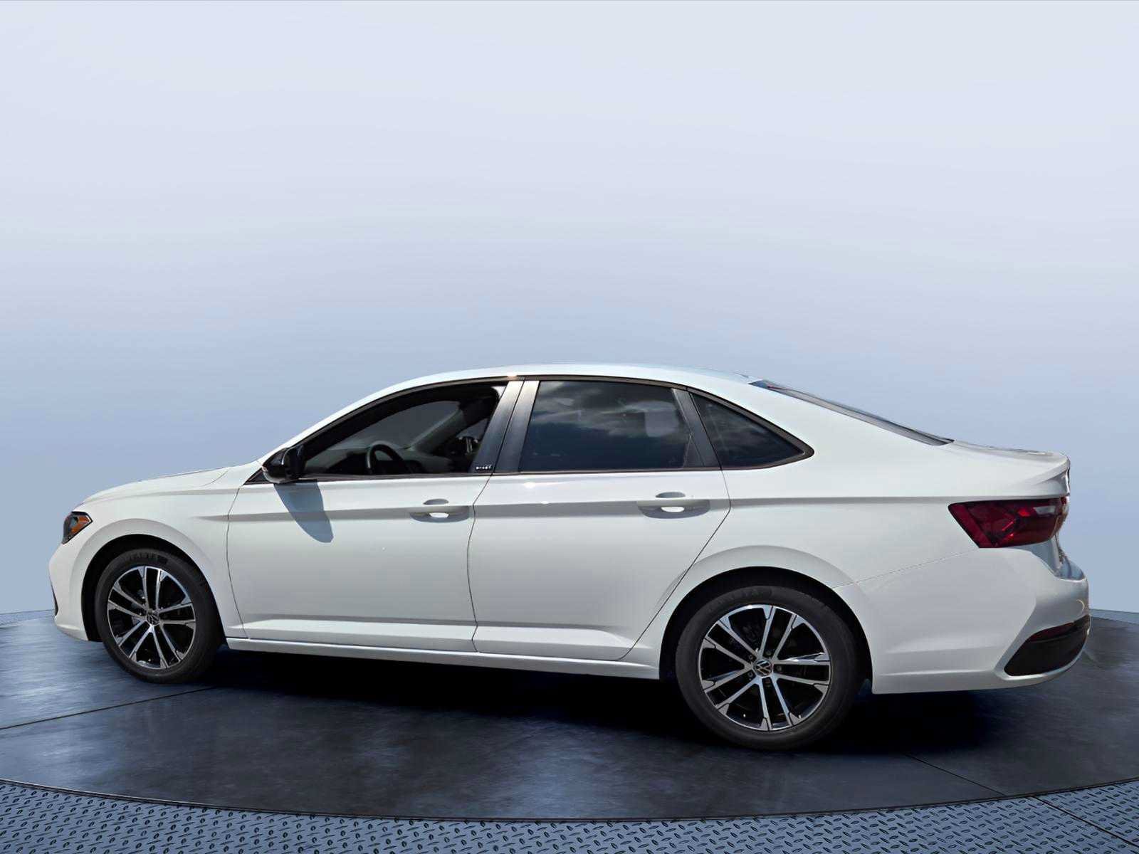 Used 2024 Volkswagen Jetta Sport FWD image 9