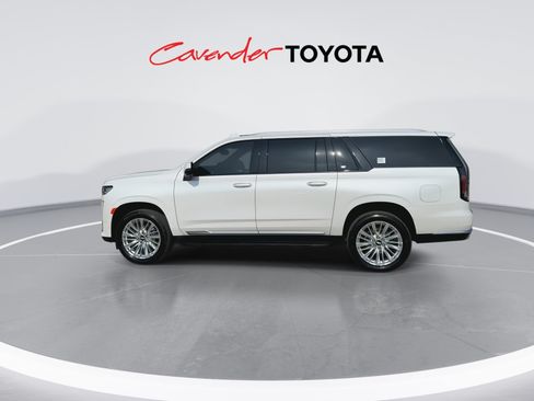 Used 2022 Cadillac Escalade ESV Premium Luxury RWD image 5