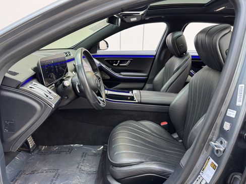Used 2022 Mercedes-Benz S 500 4MATIC w/ AMG Line Package image 17
