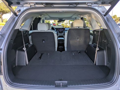 Used 2023 Kia Sorento SX Prestige w/ Panoramic Sunroof Package image 11