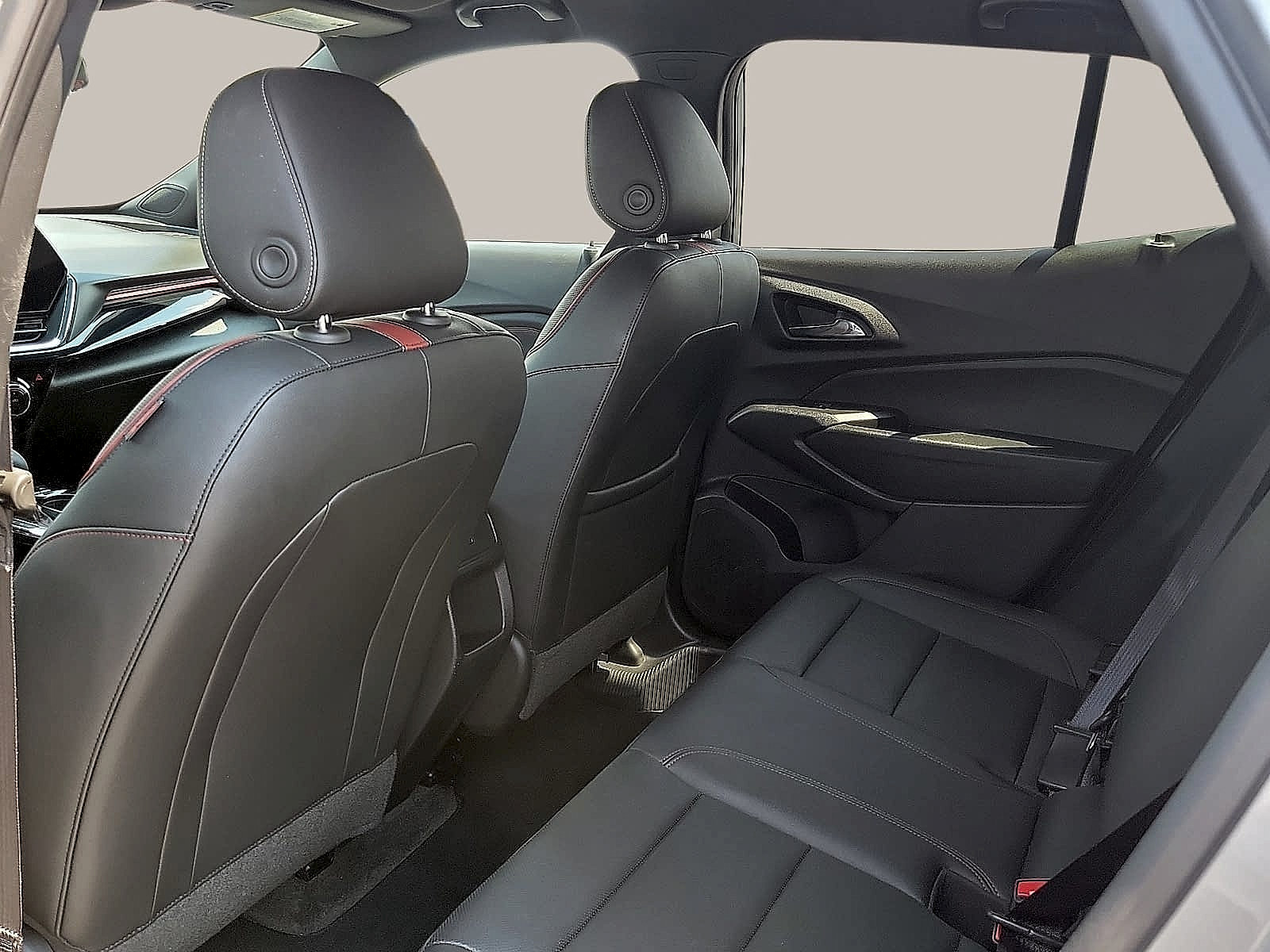 Used 2025 Chevrolet Trax RS w/ Driver Confidence Package FWD image 9