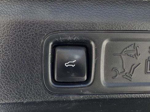 Used 2020 Ford Expedition Max Limited RWD image 32