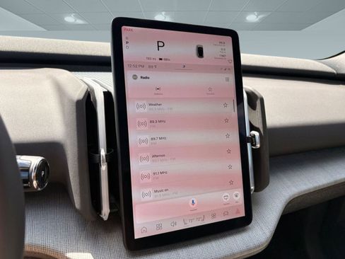 Certified 2025 Volvo EX30 Plus w/ Climate Package image 27