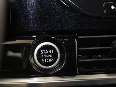 Used 2023 Nissan Pathfinder SL image 30