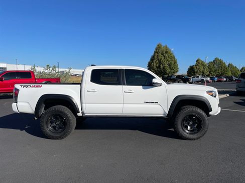 Certified 2023 Toyota Tacoma TRD Off-Road w/ TRD Premium Off Road Package AWD/4WD image 2