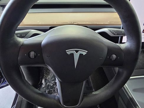 Used 2024 Tesla Model Y Long Range AWD/4WD image 15