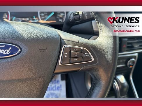 Used 2020 Ford EcoSport SE w/ SE Convenience Package image 23