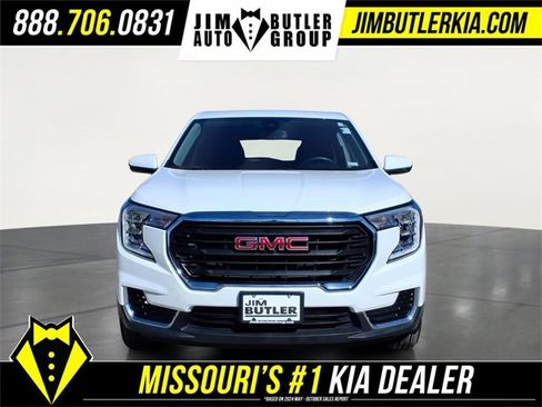 Used 2024 GMC Terrain SLE image 29