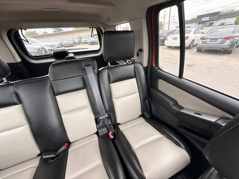 Used 2007 Ford Explorer XLT AWD/4WD image 44