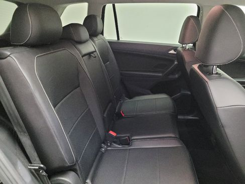 Used 2021 Volkswagen Tiguan SE FWD image 19