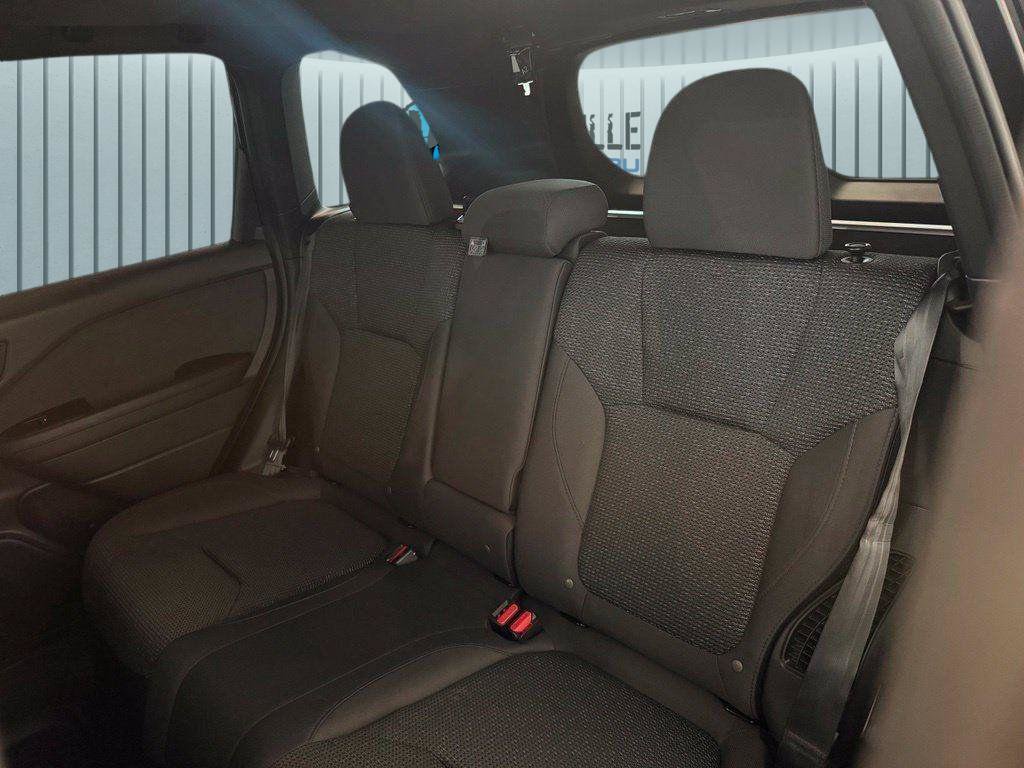 Used 2025 Subaru Forester Premium AWD/4WD image 21