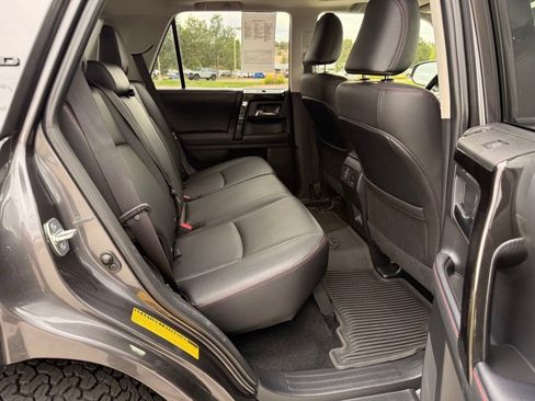 Used 2022 Toyota 4Runner TRD Off-Road Premium w/ Moonroof Package AWD/4WD image 29