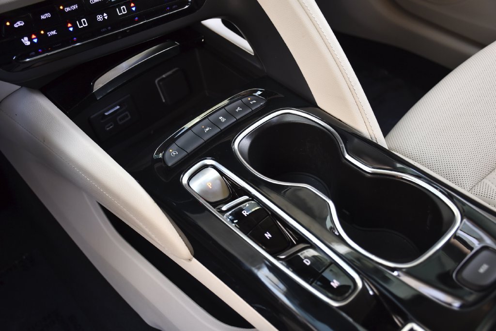 Used 2022 Buick Envision Avenir w/ Technology Package II FWD image 12