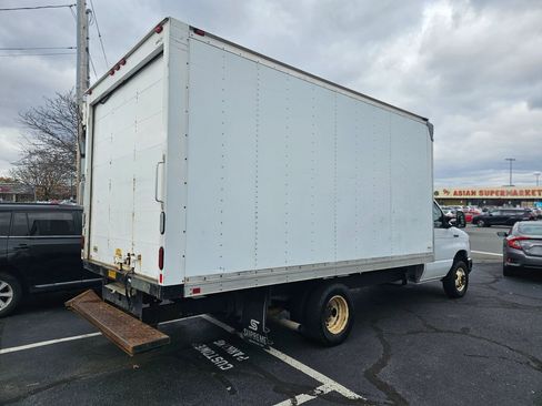 Used 2017 Ford E-350 and Econoline 350 Super Duty w/ Power Windows & Locks Group image 6