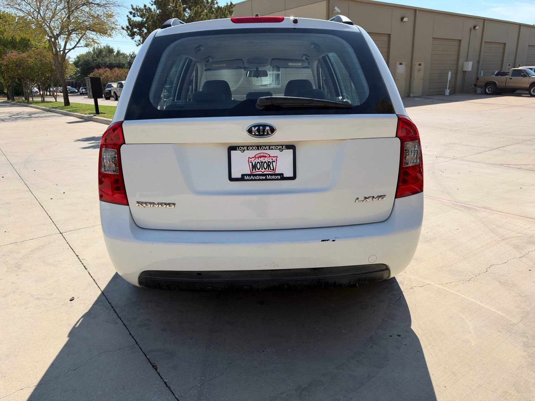 Used 2008 Kia Rondo LX FWD image 3
