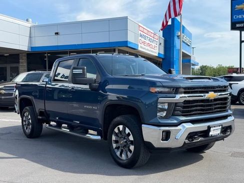 Used 2024 Chevrolet Silverado 2500 LT w/ All Star Edition AWD/4WD image 2