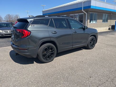 Used 2020 GMC Terrain SLE w/ Driver Convenience Package AWD/4WD image 9