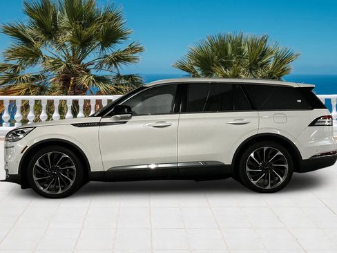Used 2020 Lincoln Aviator Reserve w/ Equipment Group 202A image 7