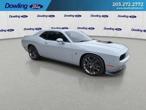 Used 2022 Dodge Challenger R/T Scat Pack RWD image 3