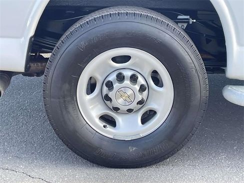 Used 2024 Chevrolet Express 2500 w/ Driver Convenience Package image 7