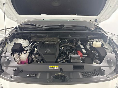 Used 2023 Toyota Highlander XLE AWD/4WD image 32