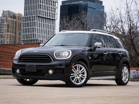 Used 2018 MINI Cooper Countryman image 1