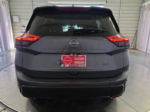 Used 2024 Nissan Rogue SV FWD image 8